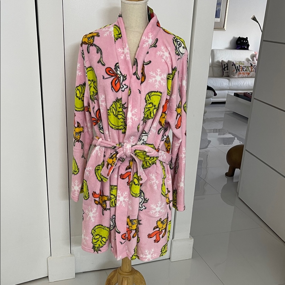 Dr. Seuss Pink/Green/White Grinch/Cindy Lou & Max the Dog Plush BathRobe